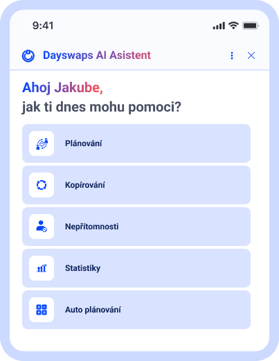 Snímek mobilní aplikace s AI asistentem a nabídkou akcí, například plánování nebo nepřítomnosti